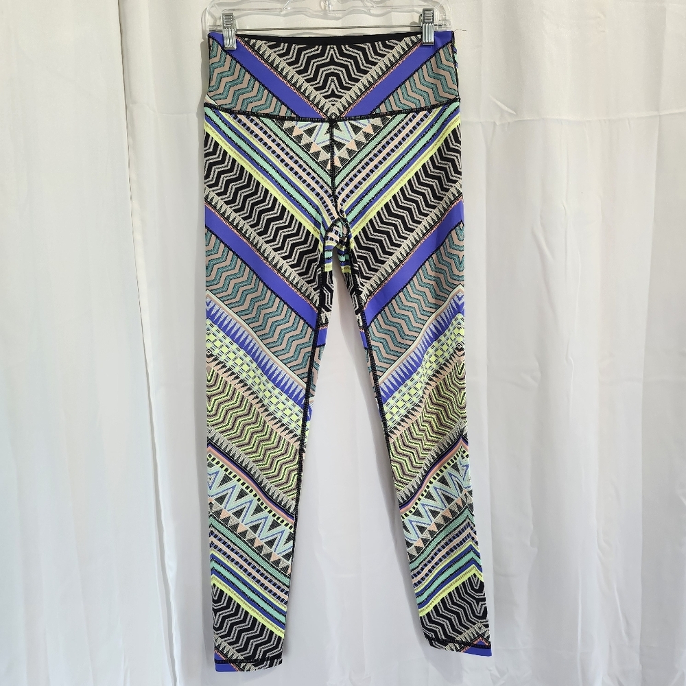 Victoria's Secret VSX Size Medium Sport Leggings Tribal Print Knockout